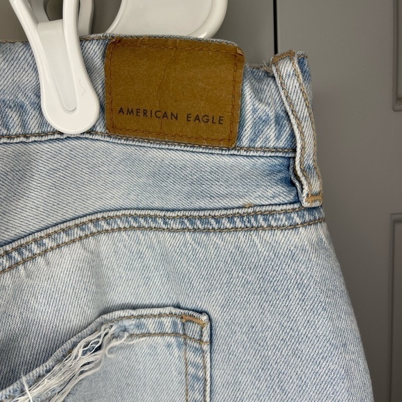 NWT Womens American eagle distressed jeans - Picture 7 of 8